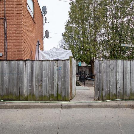 Cozy Home In Downtown Toronto! エクステリア 写真