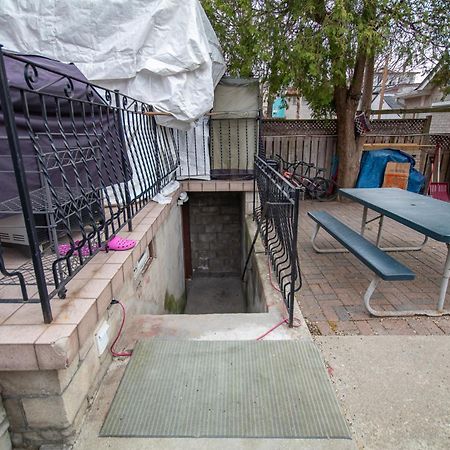 Cozy Home In Downtown Toronto! エクステリア 写真